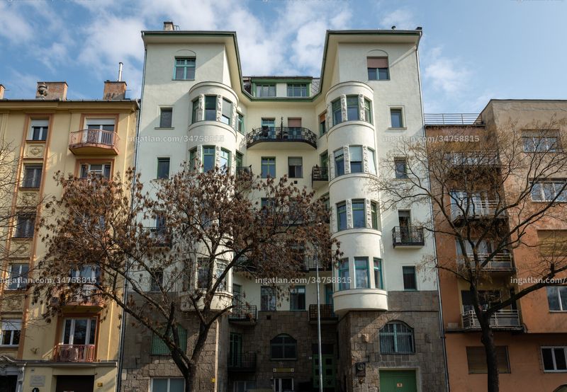 Attila út 107.