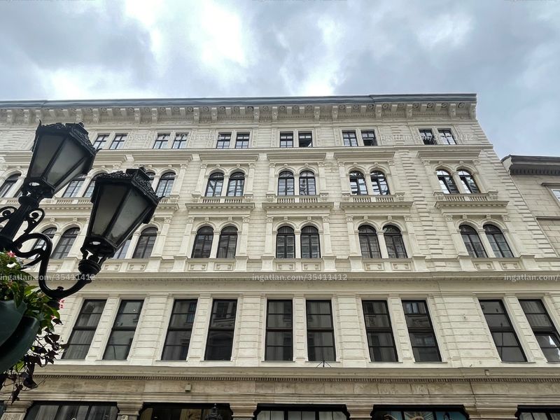 Vörösmarty tér